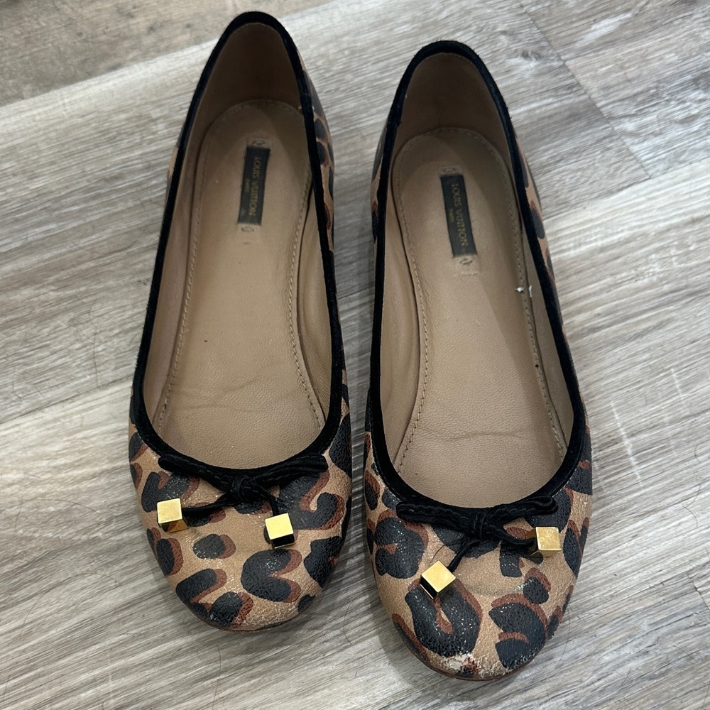 Louis Vuitton Leopard Print Flats with Black Accents